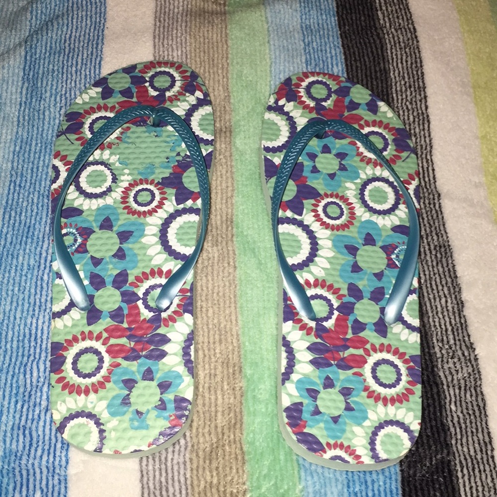Floral flip flops size- 6 1/2